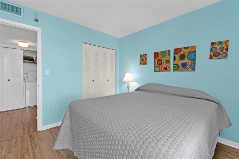 Condo in Port Charlotte, Florida, 2 bedrooms № 2205973 - photo 27