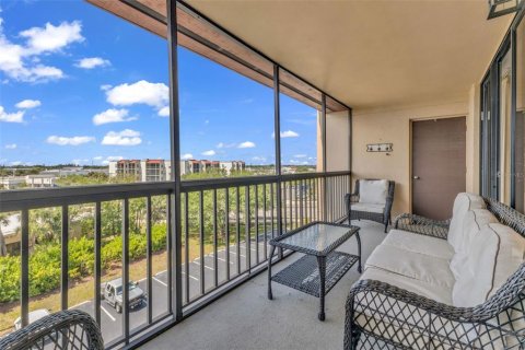 Condo in Port Charlotte, Florida, 2 bedrooms № 2205973 - photo 30