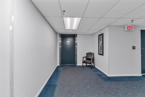 Condo in Port Charlotte, Florida, 2 bedrooms № 2205973 - photo 5
