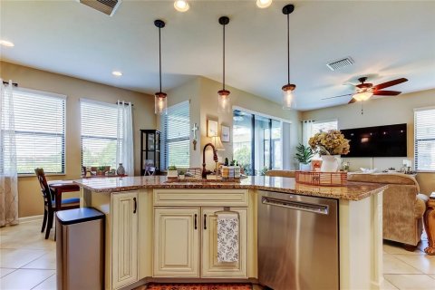 Townhouse in Wesley Chapel, Florida 3 bedrooms, 191.01 sq.m. № 1853686 - photo 11