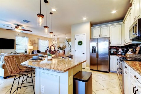 Townhouse in Wesley Chapel, Florida 3 bedrooms, 191.01 sq.m. № 1853686 - photo 10