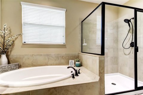 Townhouse in Wesley Chapel, Florida 3 bedrooms, 191.01 sq.m. № 1853686 - photo 23