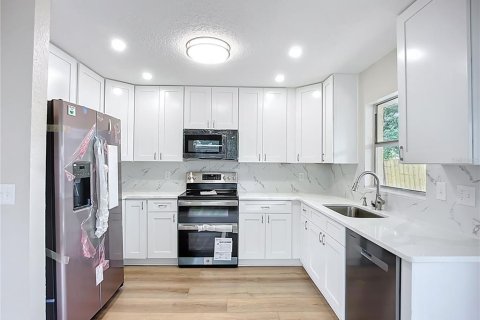 Villa ou maison à vendre à Bradenton, Floride: 4 chambres, 116.87 m2 № 1806859 - photo 17