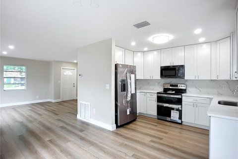 Villa ou maison à vendre à Bradenton, Floride: 4 chambres, 116.87 m2 № 1806859 - photo 16