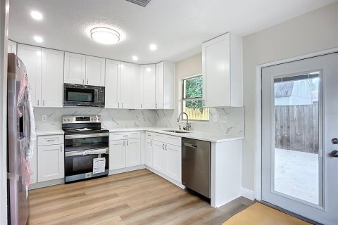 Villa ou maison à vendre à Bradenton, Floride: 4 chambres, 116.87 m2 № 1806859 - photo 18