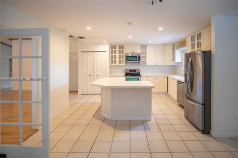 Снять в аренду виллу или дом в Майами, Флорида 3 спальни, 182.83м2, № 1971555 - фото 6