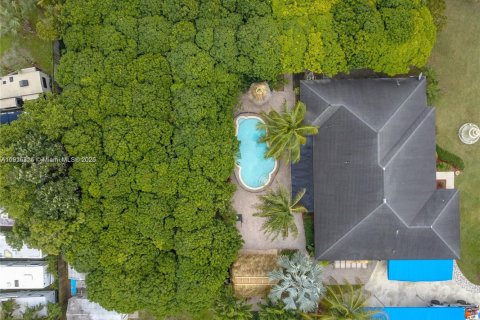 Снять в аренду виллу или дом в Майами, Флорида 3 спальни, 182.83м2, № 1971555 - фото 18