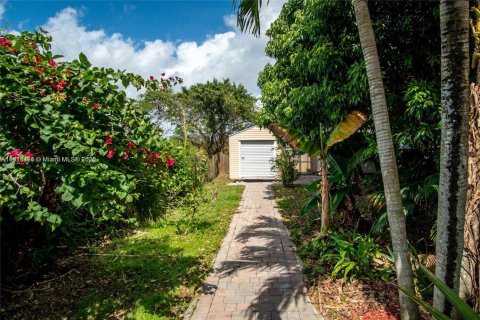 Снять в аренду виллу или дом в Майами, Флорида 3 спальни, 182.83м2, № 1971555 - фото 17