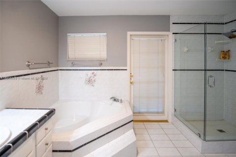 Снять в аренду виллу или дом в Майами, Флорида 3 спальни, 182.83м2, № 1971555 - фото 9