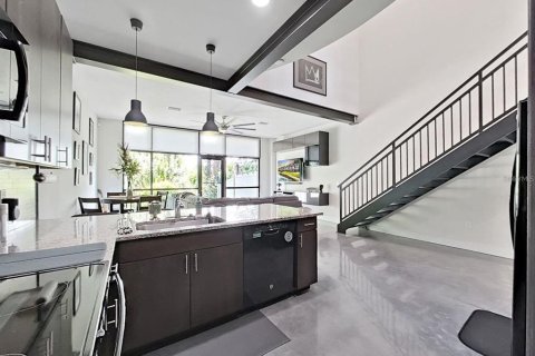 Снять в аренду таунхаус в Тампа, Флорида 5 комнат, 149.85м2, № 2096423 - фото 6