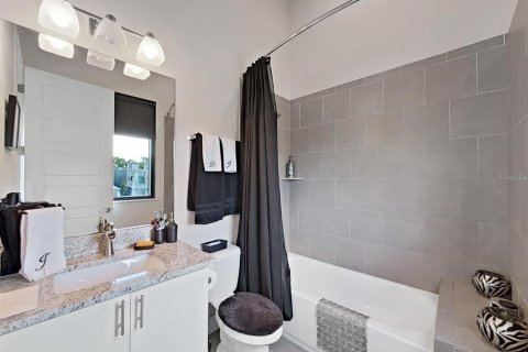 Снять в аренду таунхаус в Тампа, Флорида 5 комнат, 149.85м2, № 2096423 - фото 24