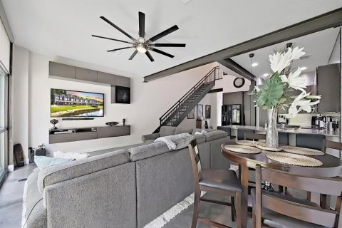 Снять в аренду таунхаус в Тампа, Флорида 5 комнат, 149.85м2, № 2096423 - фото 9