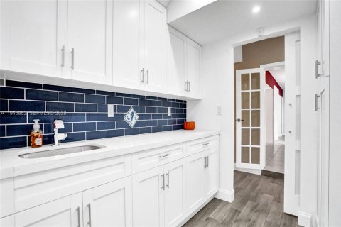 Casa en venta en North Miami Beach, Florida, 3 dormitorios, 176.51 m2 № 2011307 - foto 15