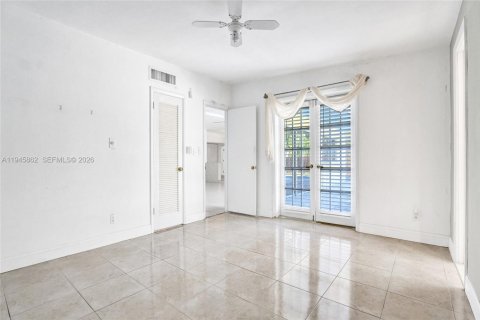 Casa en venta en North Miami Beach, Florida, 3 dormitorios, 176.51 m2 № 2011307 - foto 26