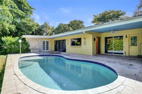 Casa en North Miami Beach, Florida 3 dormitorios, 176.51 m2 № 2011307