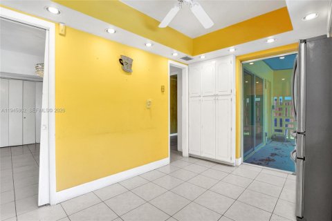 Casa en venta en North Miami Beach, Florida, 3 dormitorios, 176.51 m2 № 2011307 - foto 10