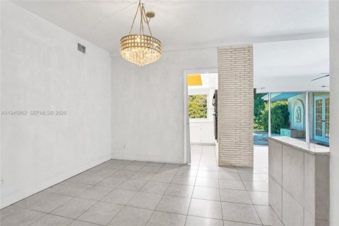 Casa en venta en North Miami Beach, Florida, 3 dormitorios, 176.51 m2 № 2011307 - foto 6