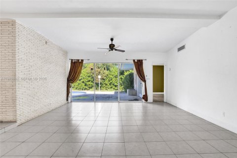 Casa en venta en North Miami Beach, Florida, 3 dormitorios, 176.51 m2 № 2011307 - foto 14