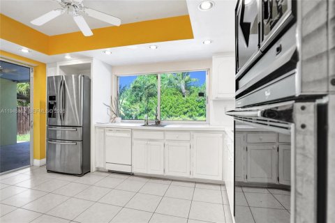 Casa en venta en North Miami Beach, Florida, 3 dormitorios, 176.51 m2 № 2011307 - foto 7