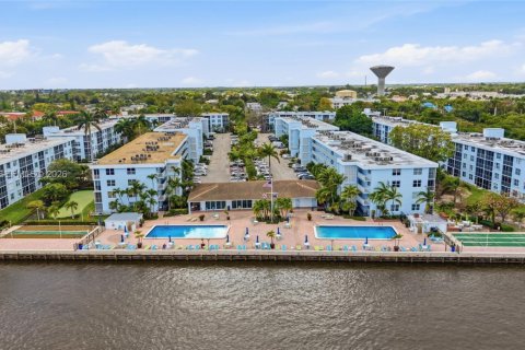 Condominio en Boynton Beach, Florida, 2 dormitorios  № 2070787