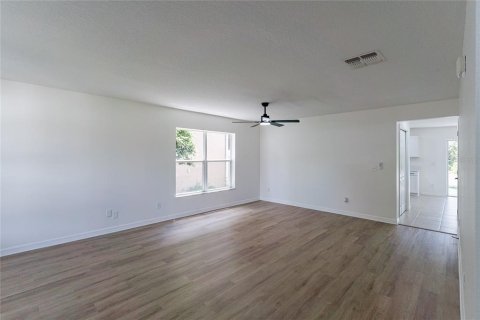 Casa en venta en Tavares, Florida, 4 dormitorios, 236.62 m2 № 1854231 - foto 5