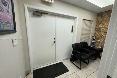 Immobilier commercial à vendre à Coral Springs, Floride № 2075195 - photo 6