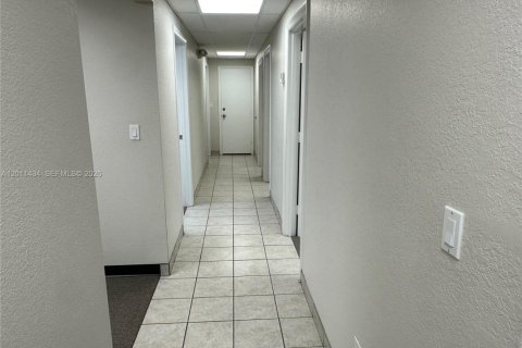 Immobilier commercial à vendre à Coral Springs, Floride № 2075195 - photo 16