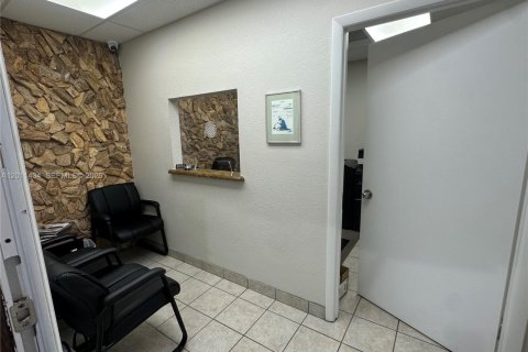 Immobilier commercial à vendre à Coral Springs, Floride № 2075195 - photo 5