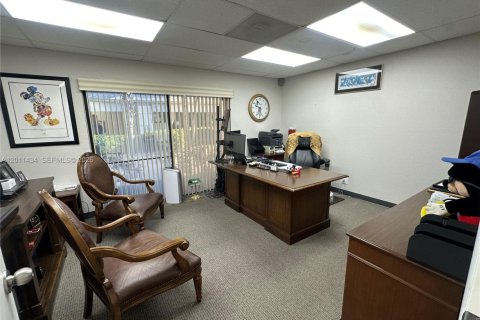 Immobilier commercial à vendre à Coral Springs, Floride № 2075195 - photo 3