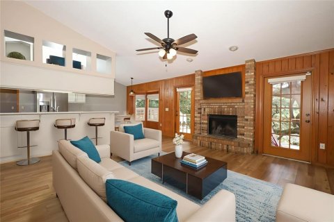 House in Orlando, Florida 4 bedrooms, 189.52 sq.m. № 1879071 - photo 9