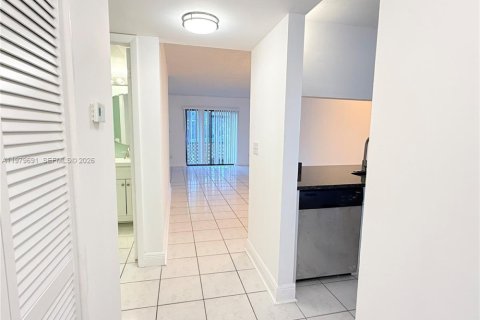 Appartement à louer à Pembroke Pines, Floride: 2 chambres, 74.88 m2 № 2046137 - photo 3
