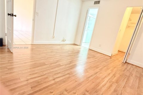 Appartement à louer à Pembroke Pines, Floride: 2 chambres, 74.88 m2 № 2046137 - photo 11