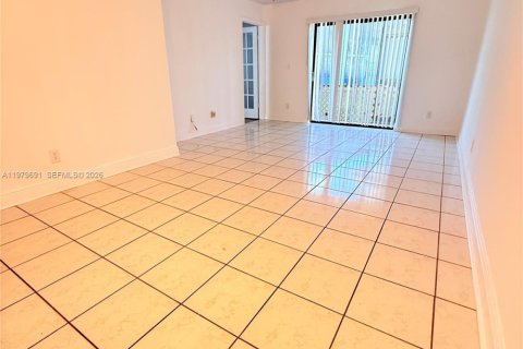 Appartement à louer à Pembroke Pines, Floride: 2 chambres, 74.88 m2 № 2046137 - photo 9