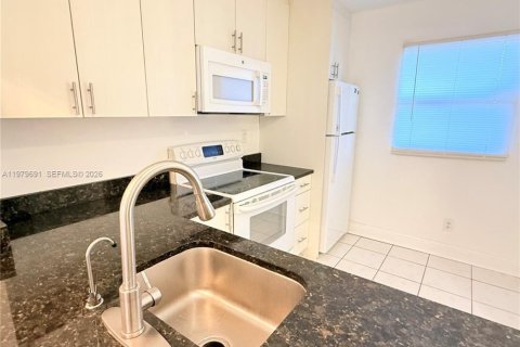 Appartement à louer à Pembroke Pines, Floride: 2 chambres, 74.88 m2 № 2046137 - photo 5