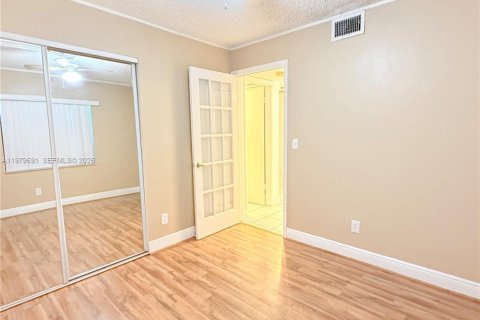 Appartement à louer à Pembroke Pines, Floride: 2 chambres, 74.88 m2 № 2046137 - photo 7