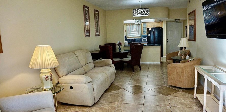 Condominio en Stuart, Florida, 2 dormitorios № 1073681