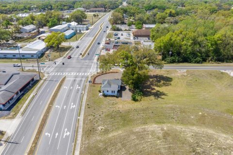 Commercial property in Fruitland Park, Florida 102.19 sq.m. № 2378332 - photo 2