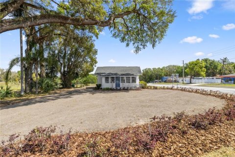 Commercial property in Fruitland Park, Florida 102.19 sq.m. № 2378332 - photo 7