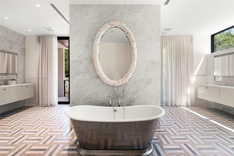 Casa en venta en Coral Gables, Florida, 7 dormitorios № 1982569 - foto 23