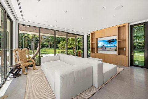 Casa en venta en Coral Gables, Florida, 7 dormitorios № 1982569 - foto 18