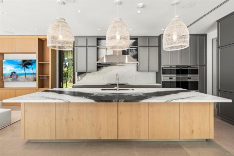 Casa en venta en Coral Gables, Florida, 7 dormitorios № 1982569 - foto 11