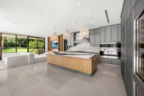 Casa en venta en Coral Gables, Florida, 7 dormitorios № 1982569 - foto 12