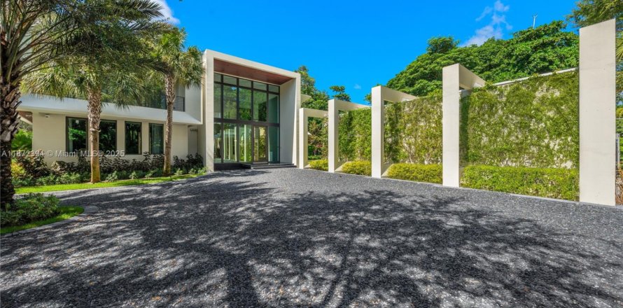 Casa en Coral Gables, Florida 7 dormitorios № 1982569