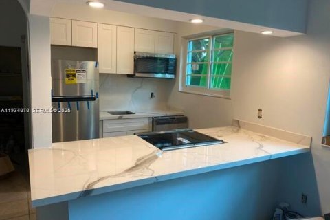 Copropriété à vendre à Miami Beach, Floride: 41.81 m2 № 2033694 - photo 9