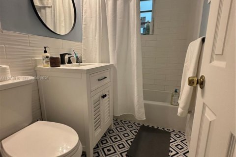 Condominio en venta en Miami Beach, Florida, 41.81 m2 № 2033694 - foto 18