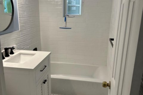 Copropriété à vendre à Miami Beach, Floride: 41.81 m2 № 2033694 - photo 10