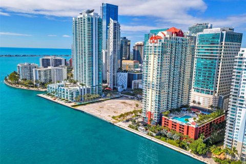 Condo in Miami, Florida, 2 bedrooms  № 1974696 - photo 3