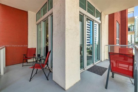 Condo in Miami, Florida, 2 bedrooms  № 1974696 - photo 30