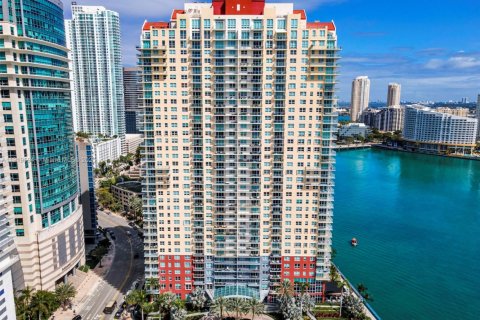 Condo in Miami, Florida, 2 bedrooms  № 1974696 - photo 5