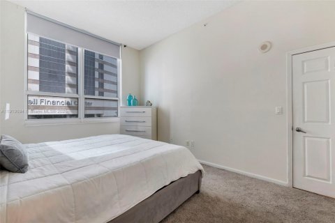 Condo in Miami, Florida, 2 bedrooms  № 1974696 - photo 22